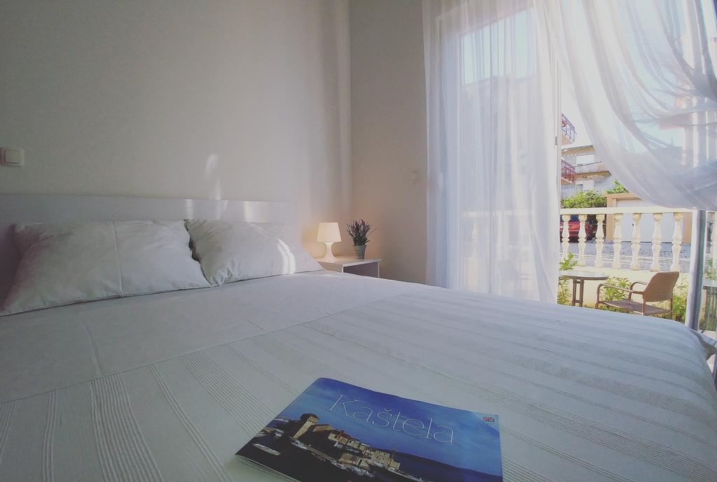 Villa Iva-Dom คาชเตลา ภายนอก รูปภาพ